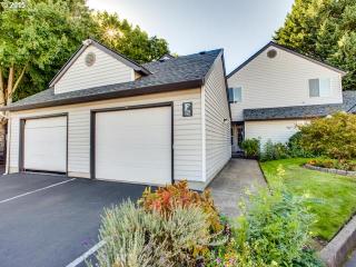 7302 Thiessen Rd, Portland, OR 97267-2065