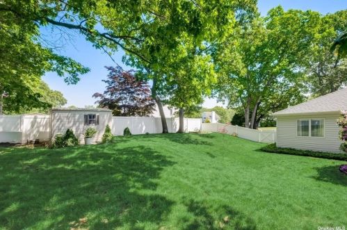 92 Forest Rd, South Setauket NY  11720-2256 exterior