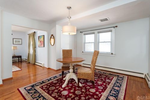 162 Prigmore St, East Brunswick NJ  08816-3176 exterior