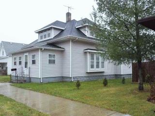 423 Main St, Greentown, IN 46936-1257