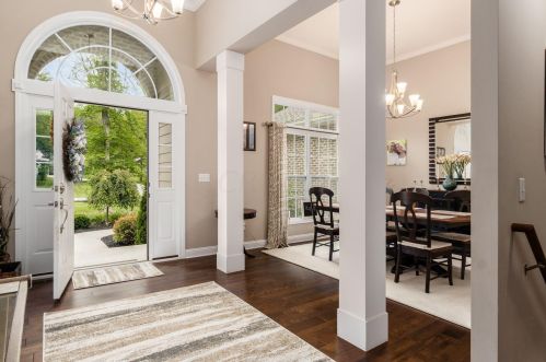 122 Zellers Ln, Pataskala, OH 43062-7621