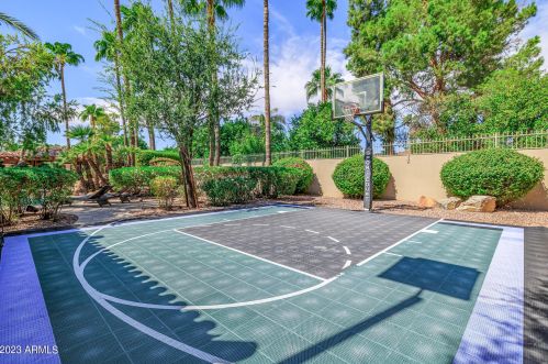 6024 Sunnyside Dr, Scottsdale AZ 85260-5724 exterior