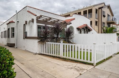 757 Redondo Ave, Long Beach CA  90804-5140 exterior