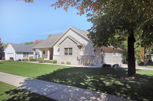 23 Woodvue Ct, Fond Du Lac, WI 54935-8068