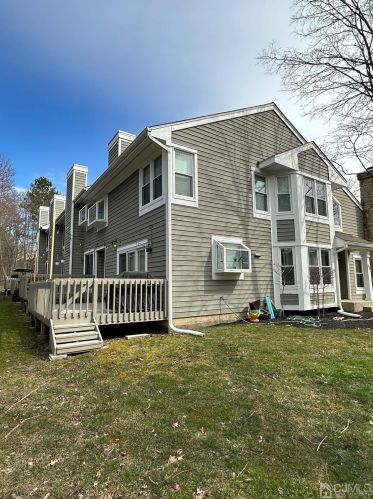33 Springwood Ct, Princeton NJ  08540-9403 exterior