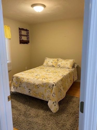 12 Drury Ln, Natick MA  01760-1225 exterior