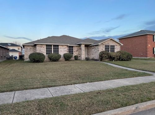 2808 Amber Waves Ln, Lancaster, TX 75134-2369