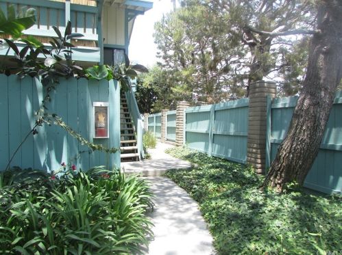 20405 Vermont Ave, Torrance CA  90502-1573 exterior