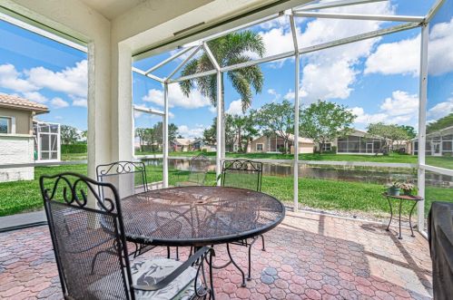 8215 Brindisi Ln, Boynton Beach, FL 33472-7161