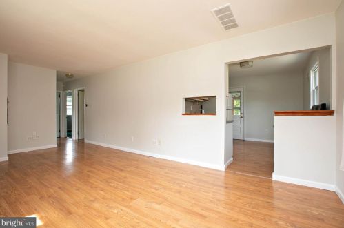 121 Hannold Blvd, West Deptford NJ  08096-1815 exterior