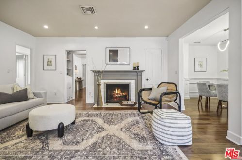 12202 Hartsook St, North Hollywood CA  91601-3961 exterior