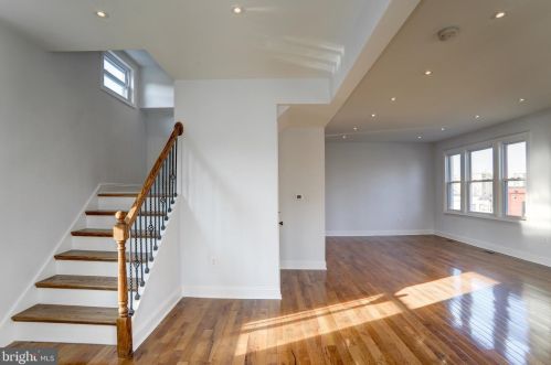 15 Beechwood Ave, Camden NJ  08107-1318 exterior