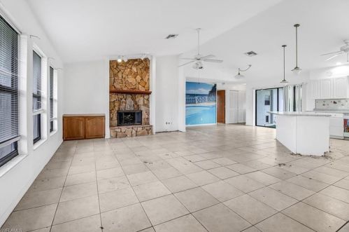 2236 2nd Ter, Cape Coral, FL 33990-1405