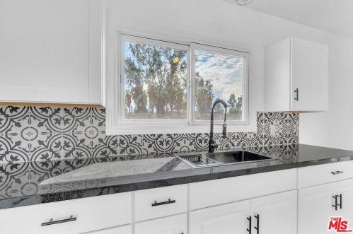 708 Weber Ave, Fresno CA  93728-2938 exterior