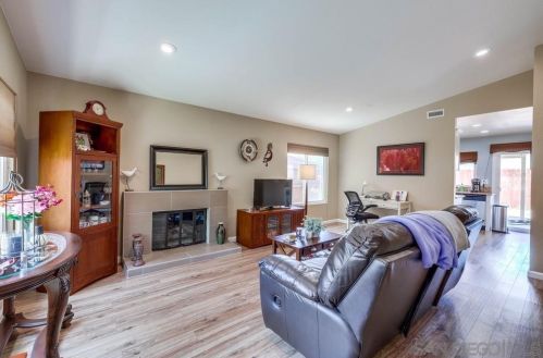 7454 Gayneswood Way, San Diego, CA 92139-3980