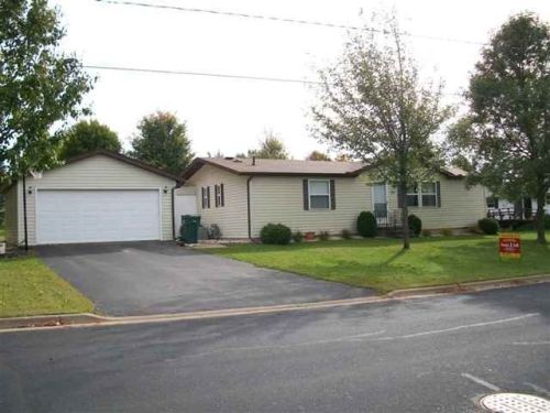 211 Brooklyn Ave, Fenwood, WI 54426-9306