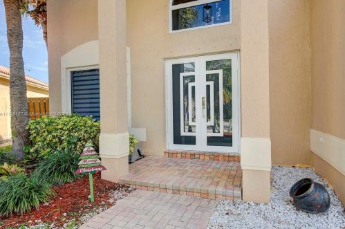 16736 12th Ct, Hollywood, FL 33028-1902