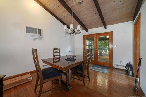 7 White Oak Dr, Southington CT  06489-3835 exterior