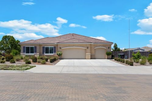 239 Clendenin Pkwy, Ripon CA  95366-9497 exterior