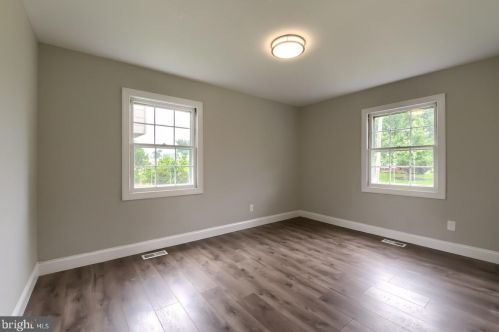 37 Needlepoint Ln, Willingboro NJ  08046-1918 exterior