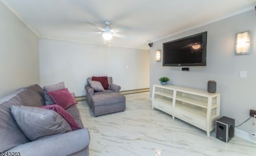 19 Marisa Ct, West Milford NJ  07480-3000 exterior