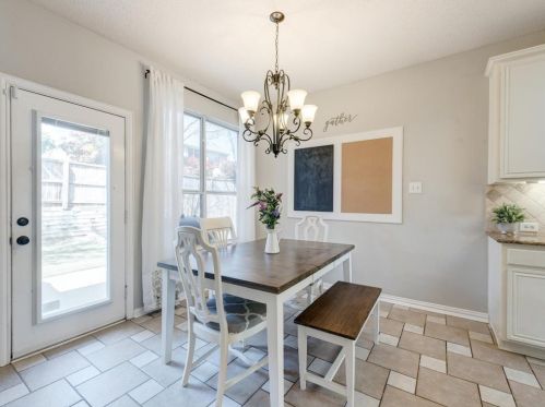 5701 Northcrest Dr, Lewisville TX  75028-4803 exterior