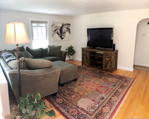 32 View St, Manchester CT  06040-4306 exterior