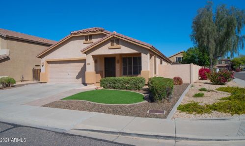 7408 Abraham Ln, Glendale, AZ 85308-9536