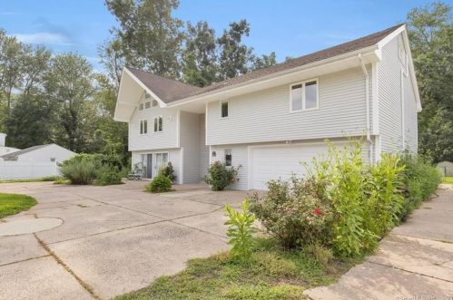 911 Foster Street Ext, Wapping, CT 06074-2115