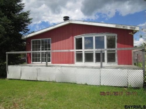 262 County Highway 138, Broadalbin, NY 12025-6904