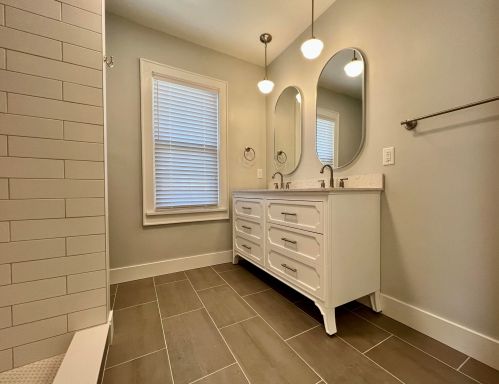 4532 Newhall St, Milwaukee WI 53211-1527 exterior