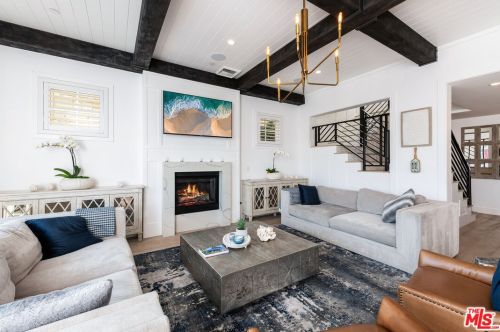 130 Balboa Blvd, Newport Beach CA  92661-1118 exterior