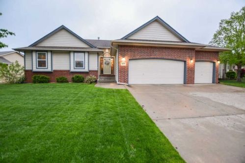 1637 Windwood Cir, Derby, KS 67037-3960