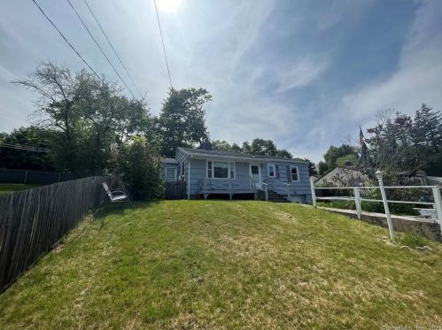 594 Vauxhall Street Ext, Waterford, CT 06385-4306