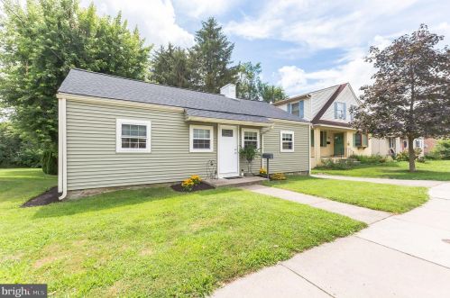 16 Haws Ln, Flourtown, PA 19031-2035