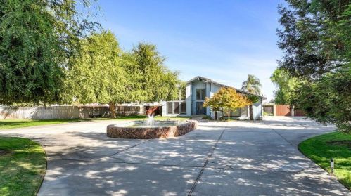 1812 Golf Rd, Turlock CA  95380-9746 exterior