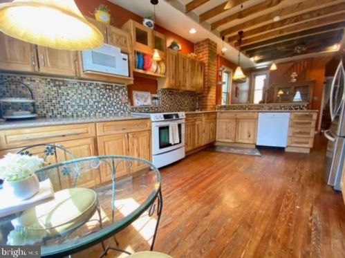 401 Chestnut St, Ashland PA  17921-1322 exterior