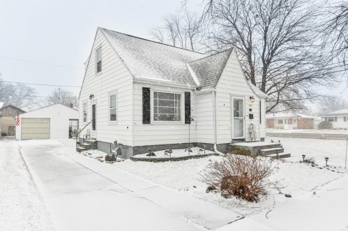 7973 26th Ave, Kenosha, WI 53143-5609