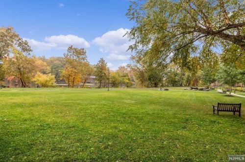 300 Main St, Little Falls NJ  07424-1357 exterior