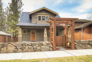 1469 Galveston Ave, Bend, OR 97703-2437