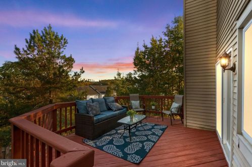 16869 Miranda Ln, Woodbridge VA  22191-5142 exterior