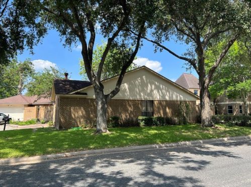 1521 Crestmont St, Dinsmore TX  77488-3430 exterior