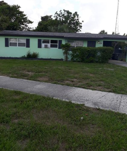 904 Jasmine Dr, West Palm Beach, FL 33403-2108