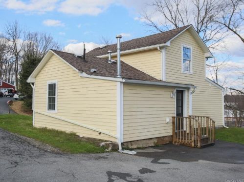23 Vandervoort St, Florida, NY 10921-1117