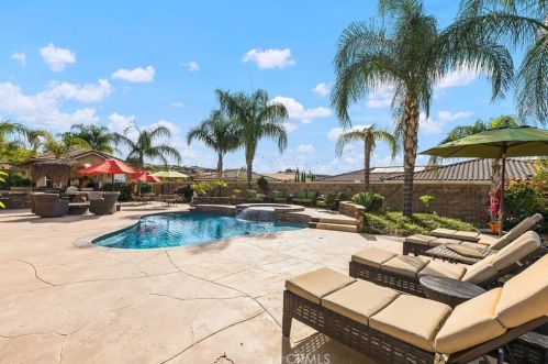 888 Highridge St, Riverside CA  92506-7564 exterior