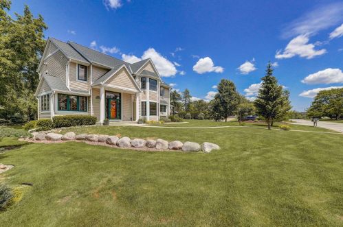 14150 Crimson Ln, Waukesha, WI 53151-5276