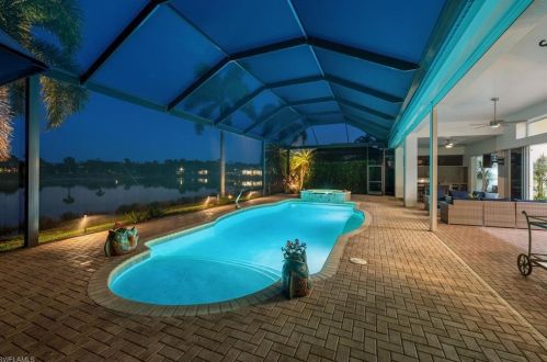 5059 Cerromar Dr, Naples FL  34112-7922 exterior