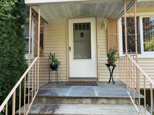 10 Sky Top Dr, New Hamburg, NY 12590-5435