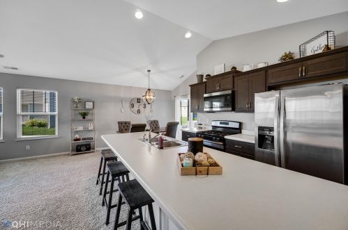 6833 Meadow View Ln, Gary IN 46410-3994 exterior