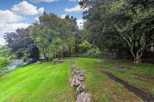 1 Hunters Ln, Ansonia CT  06401-2021 exterior